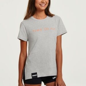 NWT Hoka Time To Fly Short Sleeve Graphic Tee in Heather Grey/Cantaloupe